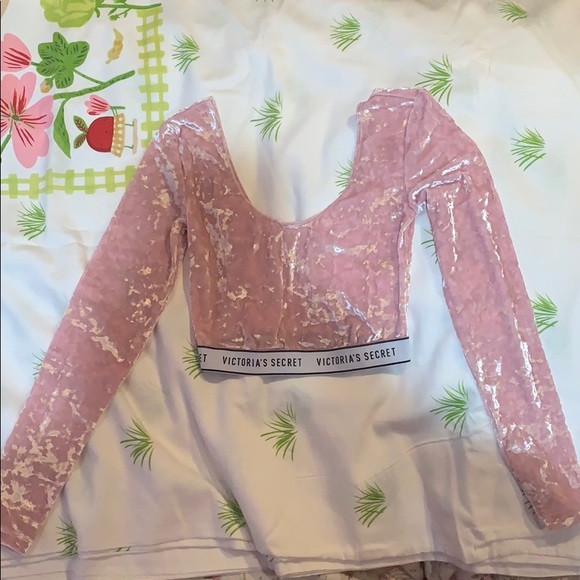 Victoria's Secret Tops - New!! Victoria Secret velvet croptop